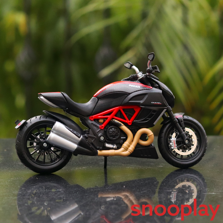 100% Original and Licensed Ducati Diavel Carbon Diecast Bike Model (1:12 Scale)