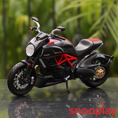 Maisto Original and Licensed Ducati Diavel Carbon Diecast Bike Model | 1:12 Scale (14 Years till Grown Ups)