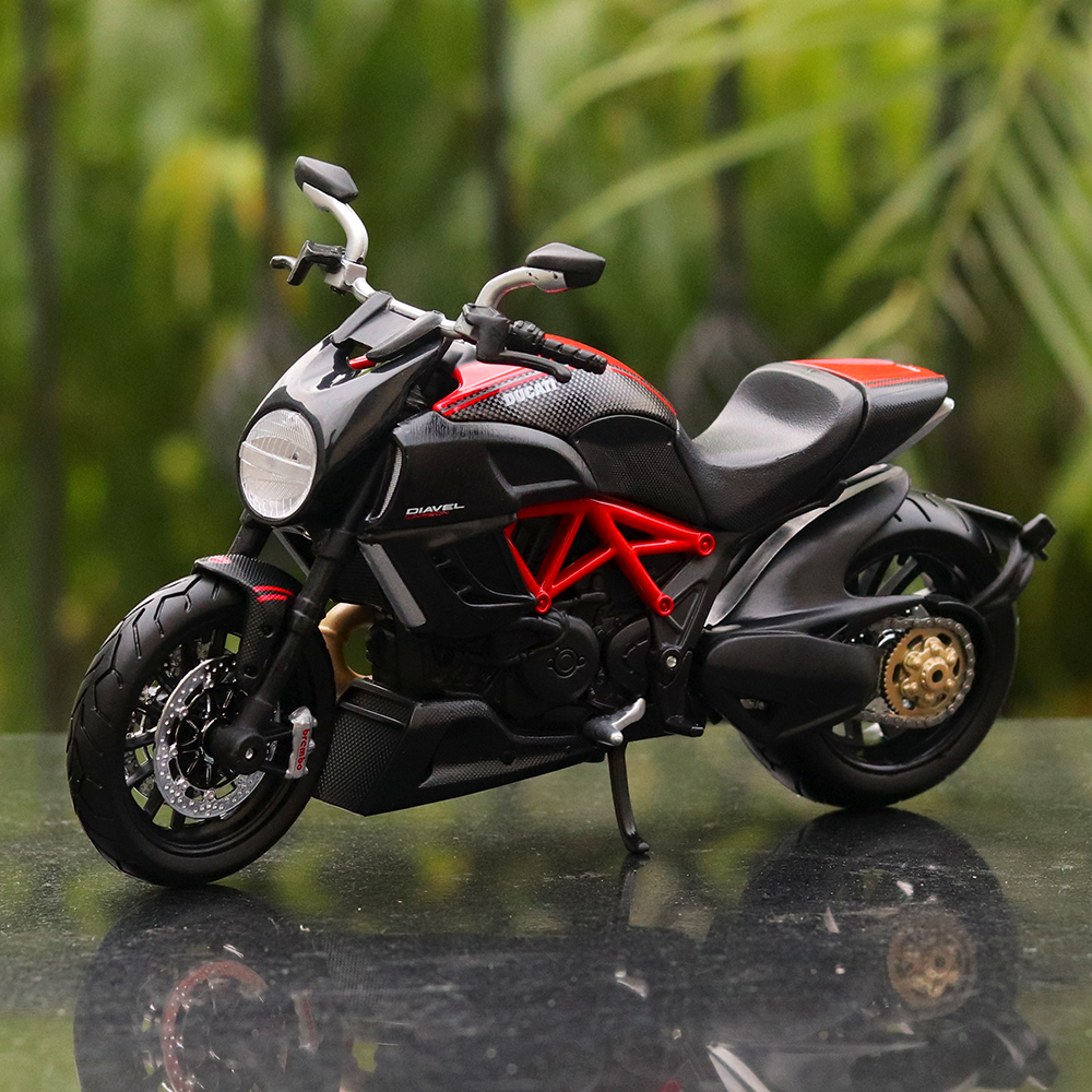 100% Original and Licensed Ducati Diavel Carbon Diecast Bike Model (1:12 Scale)