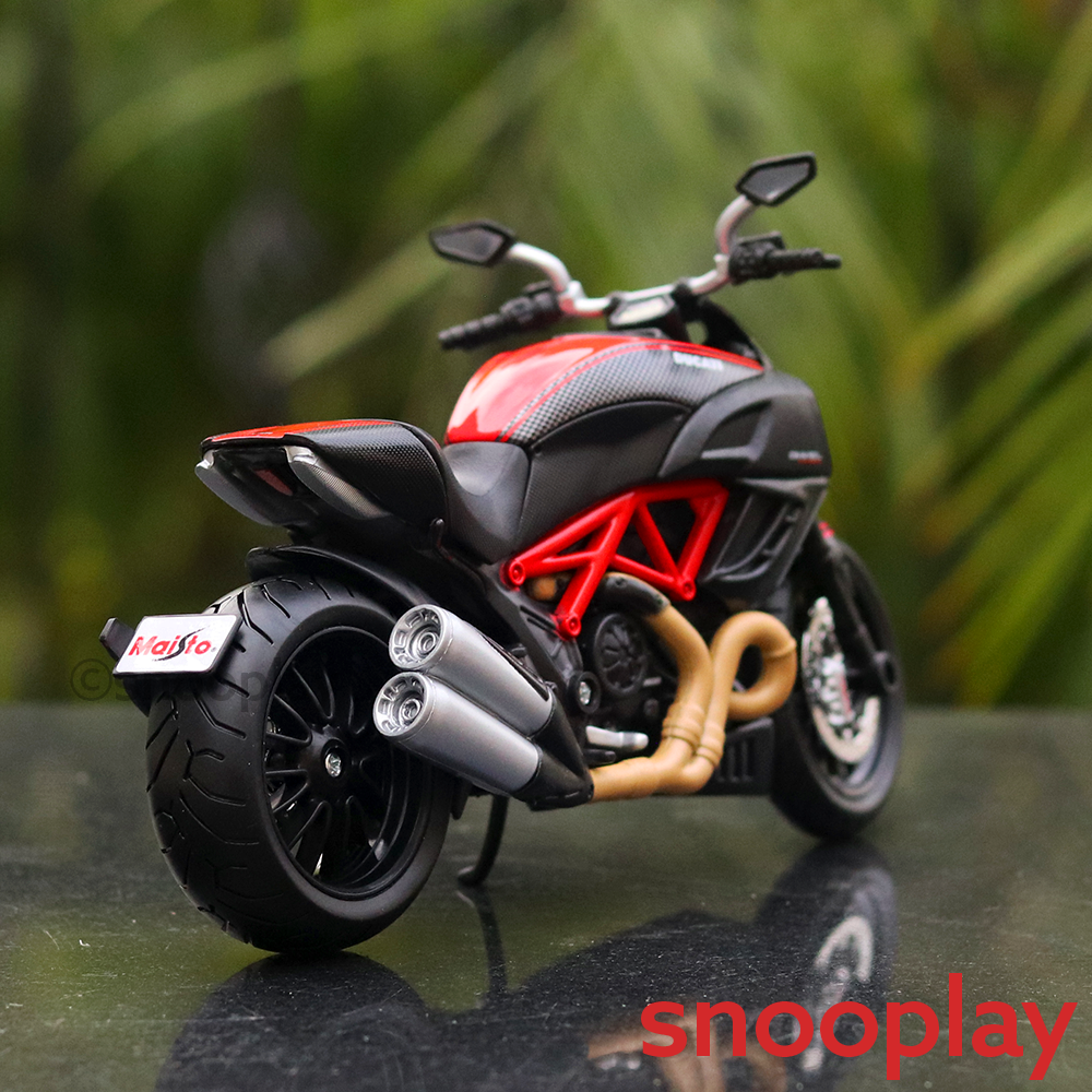 100% Original and Licensed Ducati Diavel Carbon Diecast Bike Model (1:12 Scale)