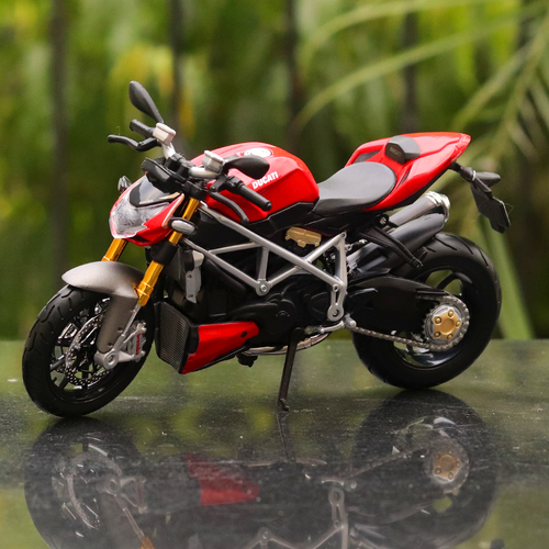 Maisto Original and Licensed Ducati Super Naked S Diecast Bike Model (1:12 Scale)