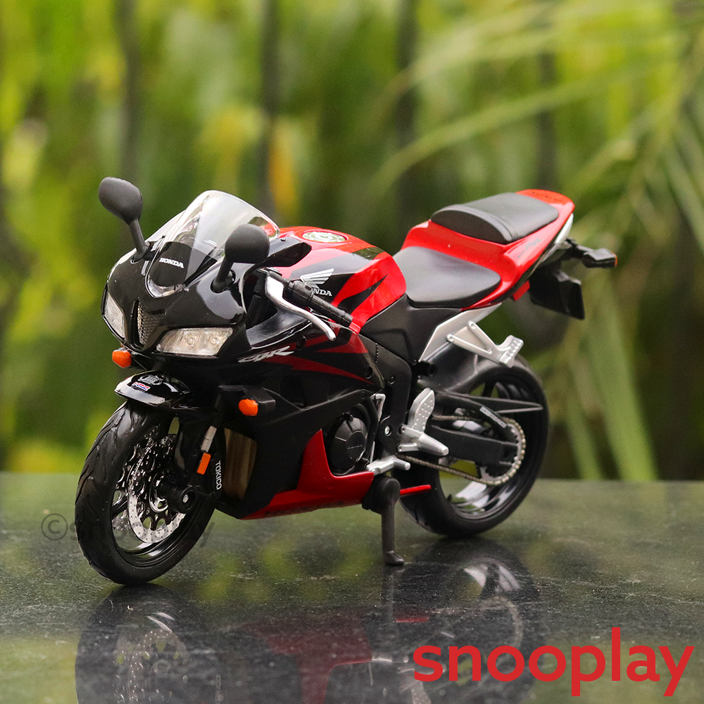 100% Original and Licensed Honda CBR 600RR Diecast Bike 1:12 Scale Model