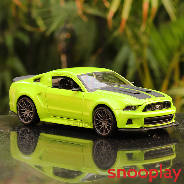 Licensed 2014 Ford Mustang Street Racer Diecast Car (1:24 Scale Model)