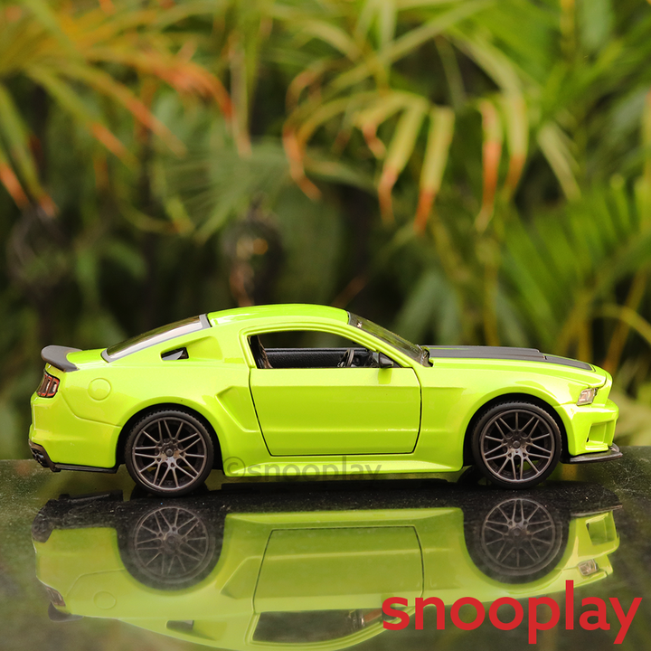 Licensed 2014 Ford Mustang Street Racer Diecast Car (1:24 Scale Model)