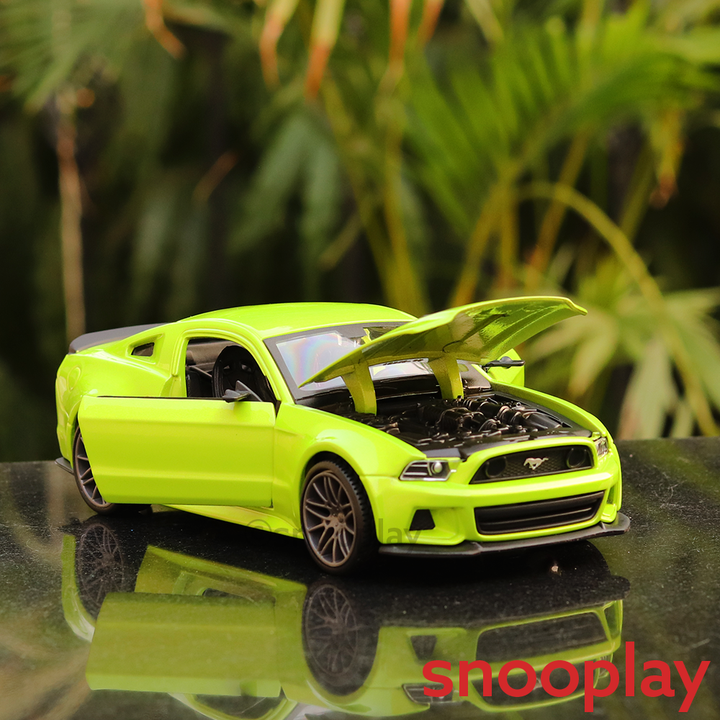 Licensed 2014 Ford Mustang Street Racer Diecast Car (1:24 Scale Model)