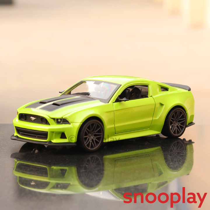 Licensed 2014 Ford Mustang Street Racer Diecast Car (1:24 Scale Model)