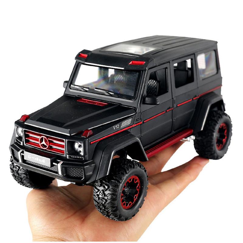 Resembling Daben G500 Alloy Metal Pull Back Diecast Car with Openable Doors, Sound & Light | 1:24 Scale Model (14 Years Till Grown Ups)