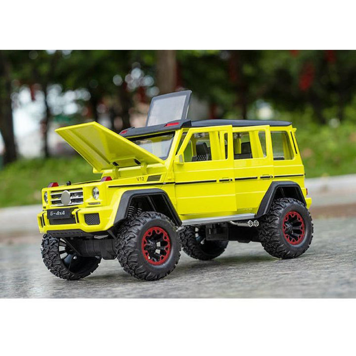 Resembling Daben G500 Alloy Metal Pull Back Diecast Car with Openable Doors, Sound & Light | 1:24 Scale Model (14 Years Till Grown Ups)