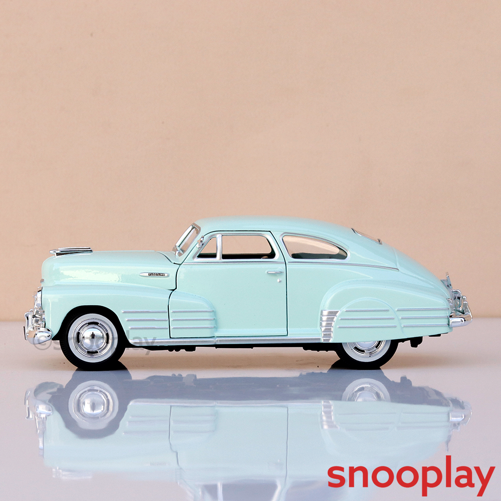Maisto Original 1948 Chevrolet Fleetline Aersedan Licensed Diecast Car | 1:25 Scale (14 Years till Grown Ups)