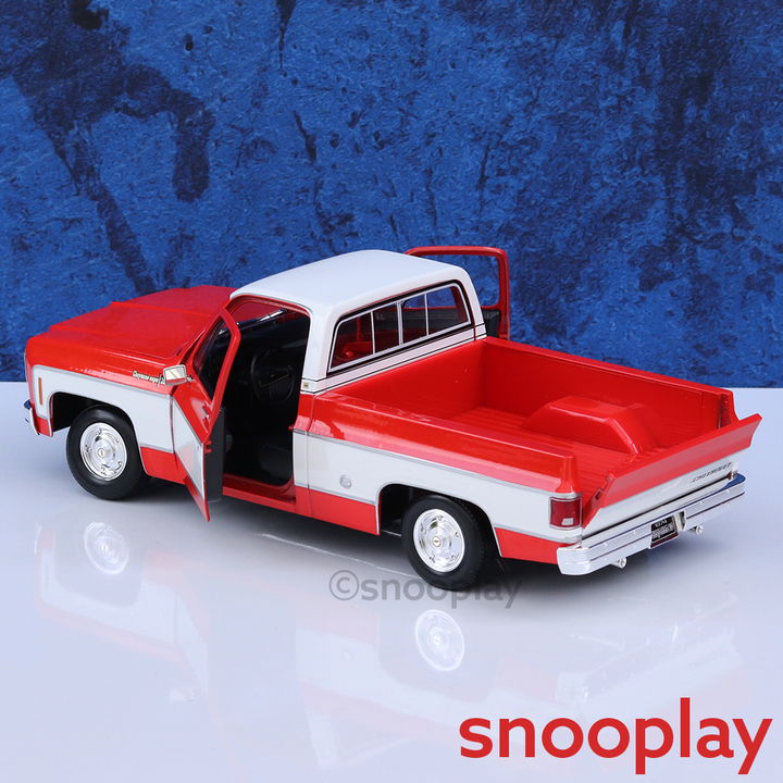 Bburago Original 1974 Chevrolet C10 Cheyenne Super Licensed Diecast Car | 1:18 Scale (14 Years till Grown Ups)