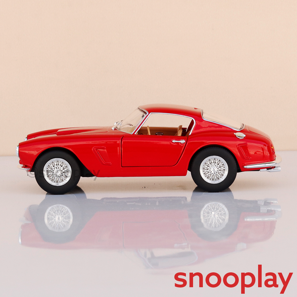 Bburago Original Ferrari 250 GT Berlin1:etta Passo Corto Licensed Diecast Car | 1:24 Scale (14 Years till Grown Ups)