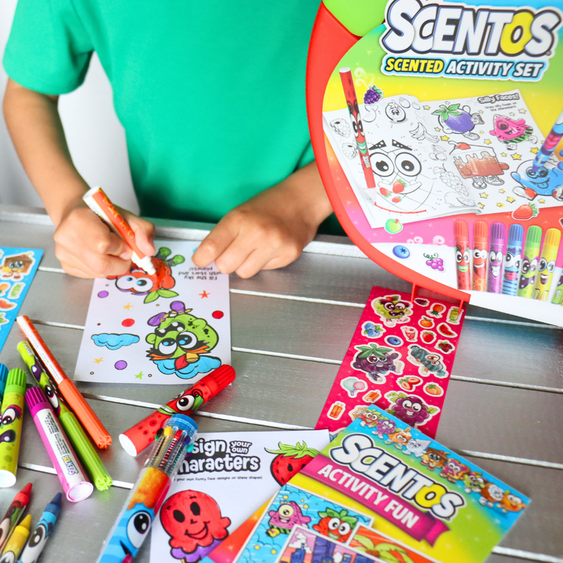 On-The-Go Colouring Carry Case Activity Kit