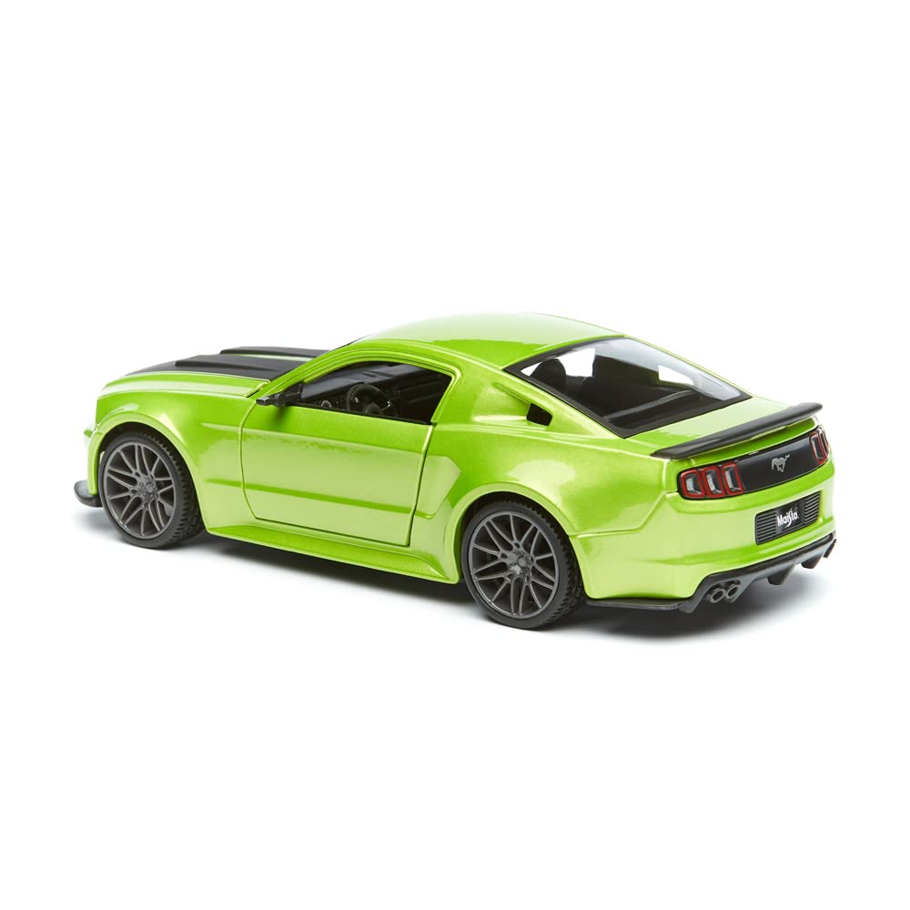 Maisto Original 2014 Ford Mustang Street Racer Licensed Diecast Car | 1:24 Scale Model (14 Years till Grown Ups)