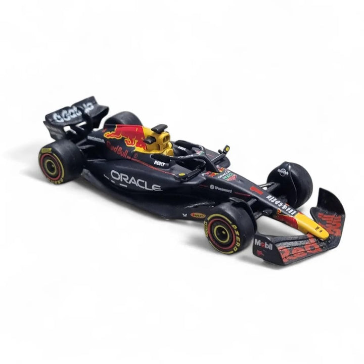 Bburago Original Oracle Red Bull Racing RB21 (Max Verstappen) Licensed Diecast Car | 1:64 Scale (14 Years till Grown Ups)