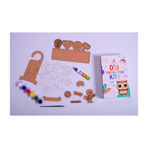 Ilearnngrow Teeny Tiny DIY Superhero Name Plate Kit & Door Knob Craft Kit