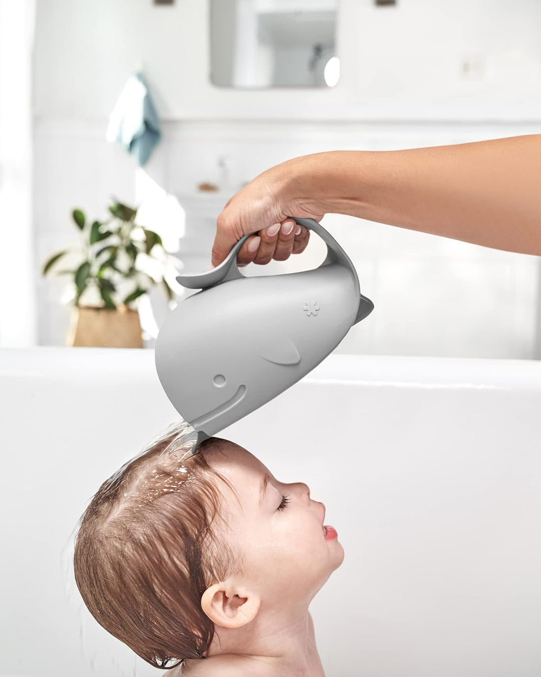 Skip Hop Moby Waterfall Bath Rinser - Grey | Soft Comfort Edge Bath Rinse Cup