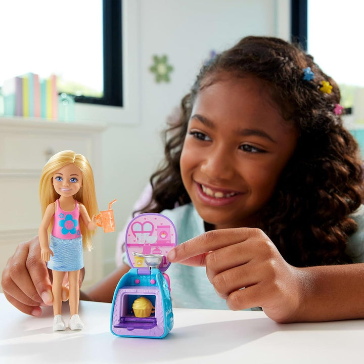 Mattel Original Barbie Family & Friends - Chelsea Doll with Cupcake Baking Set (3-9 Years)