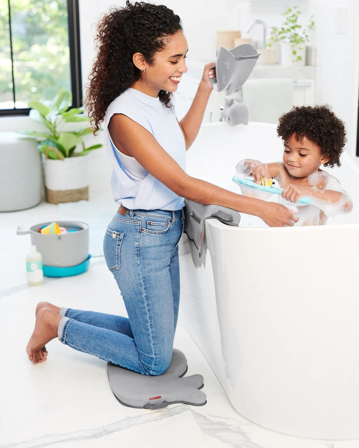 Skip Hop Moby Waterfall Bath Rinser - Grey | Soft Comfort Edge Bath Rinse Cup