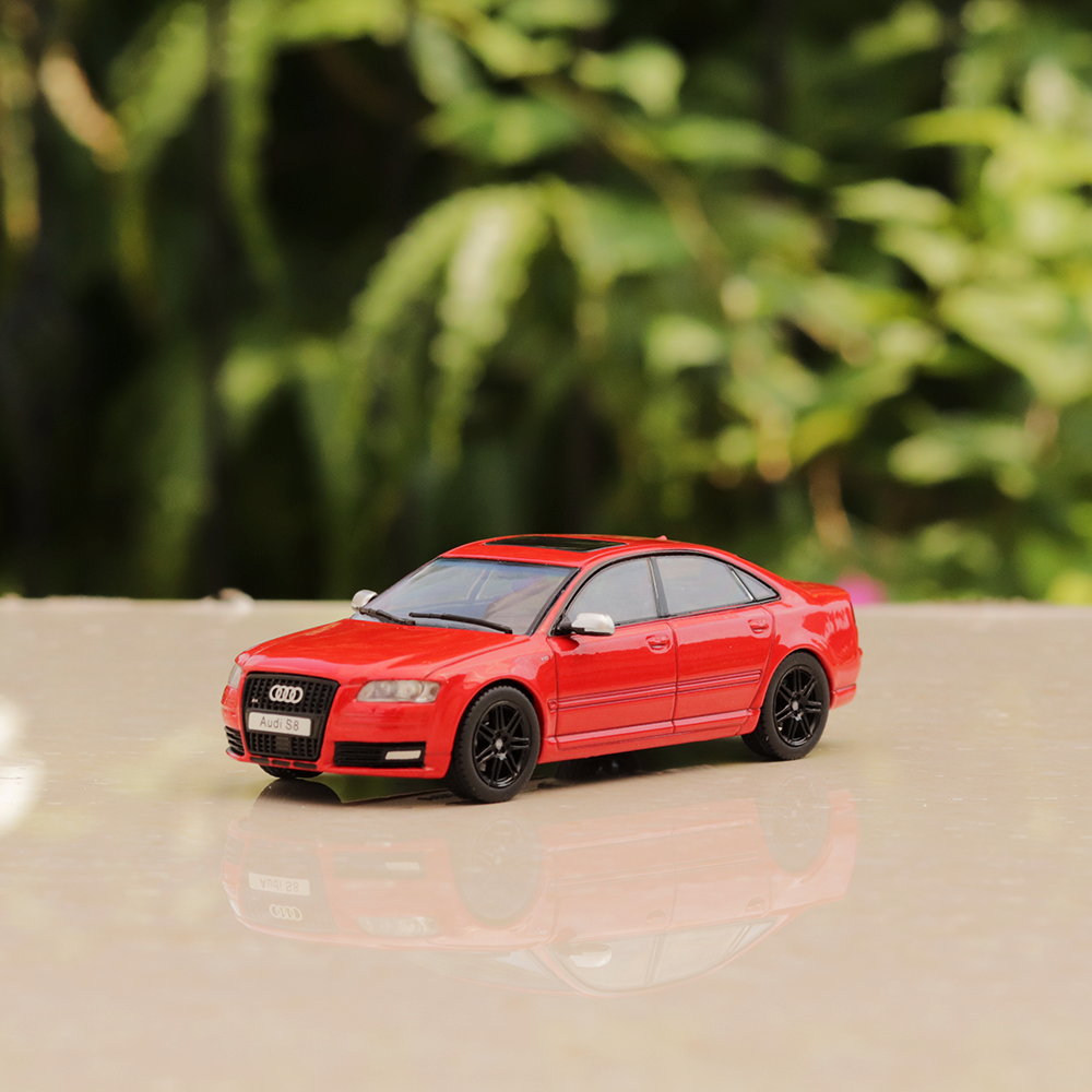 100% Original Licensed AUDI S8 D3 5.21-V10 Diecast Car | 1:43 Scale Model