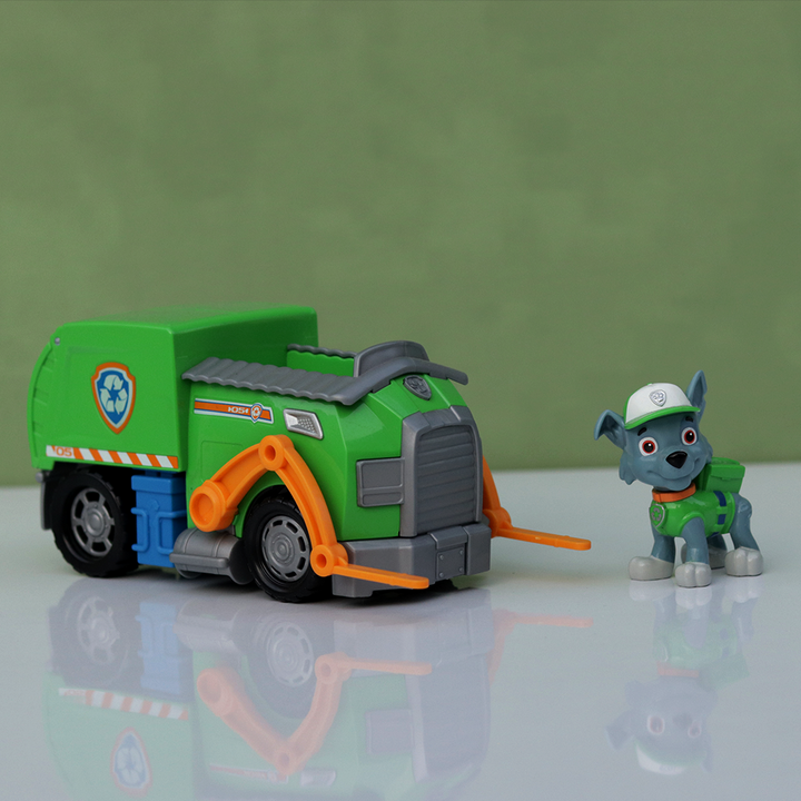 Win Magic Original Paw Patrol Rocky Recycle Truck with Collectible Figure (3-10 Years)