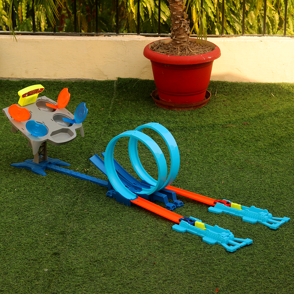 Car Launcher Track Set with 360 Degree Turn And 2 Cars