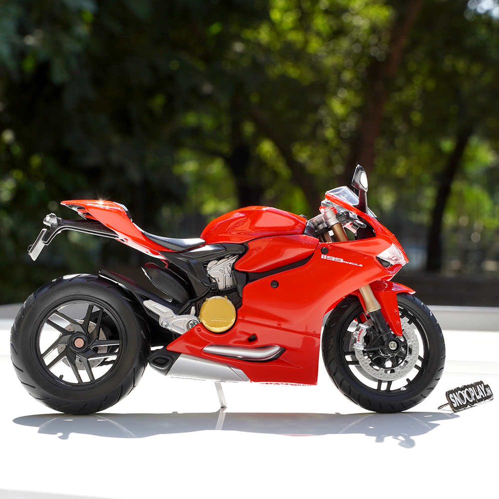 Ducati 1199 Panigale Diecast Bike Scale Model (1:12 Scale) - Minor Defect Sale (COD Not Available)