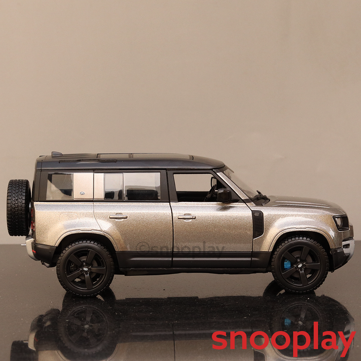 Bburago Original 2022 Land Rover Defender 110 Licensed Car | 1:24 Scale (14 Years till Grown Ups)