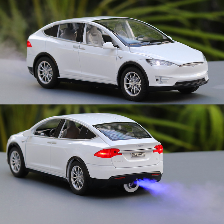 Diecast Metal Car resembling Tesla with Water Spray function and Openable doors (Scale 1:22)