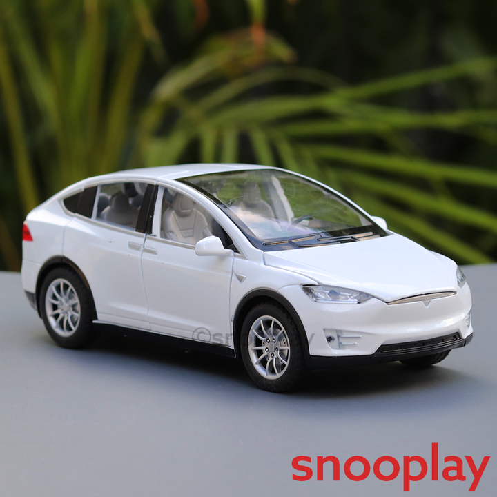 Diecast Metal Car resembling Tesla with Water Spray function and Openable doors (Scale 1:22)