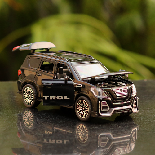 Resembling Patrol Diecast Pullback Car with Openable Parts (3 Years till Grown Ups) | Assorted Colors