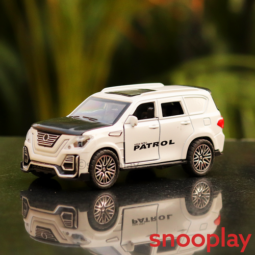 Resembling Patrol Diecast Pullback Car with Openable Parts (3 Years till Grown Ups) | Assorted Colors