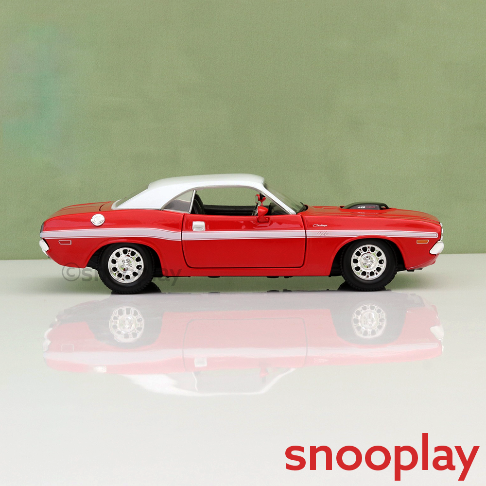 Maisto Original Licensed 1970 Dodge Challenger R/T Coupe Diecast Car | 1:24 Scale (14 Years till Grown Ups)