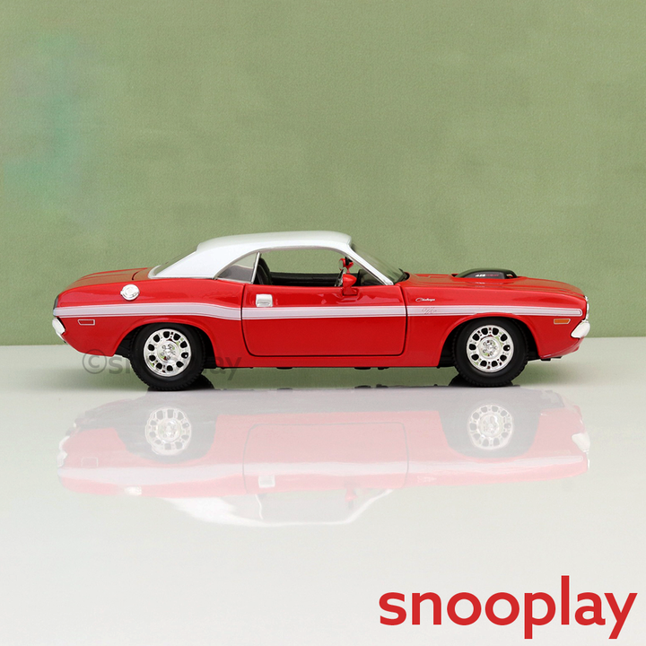 Maisto Original Licensed 1970 Dodge Challenger R/T Coupe Diecast Car | 1:24 Scale (14 Years till Grown Ups)