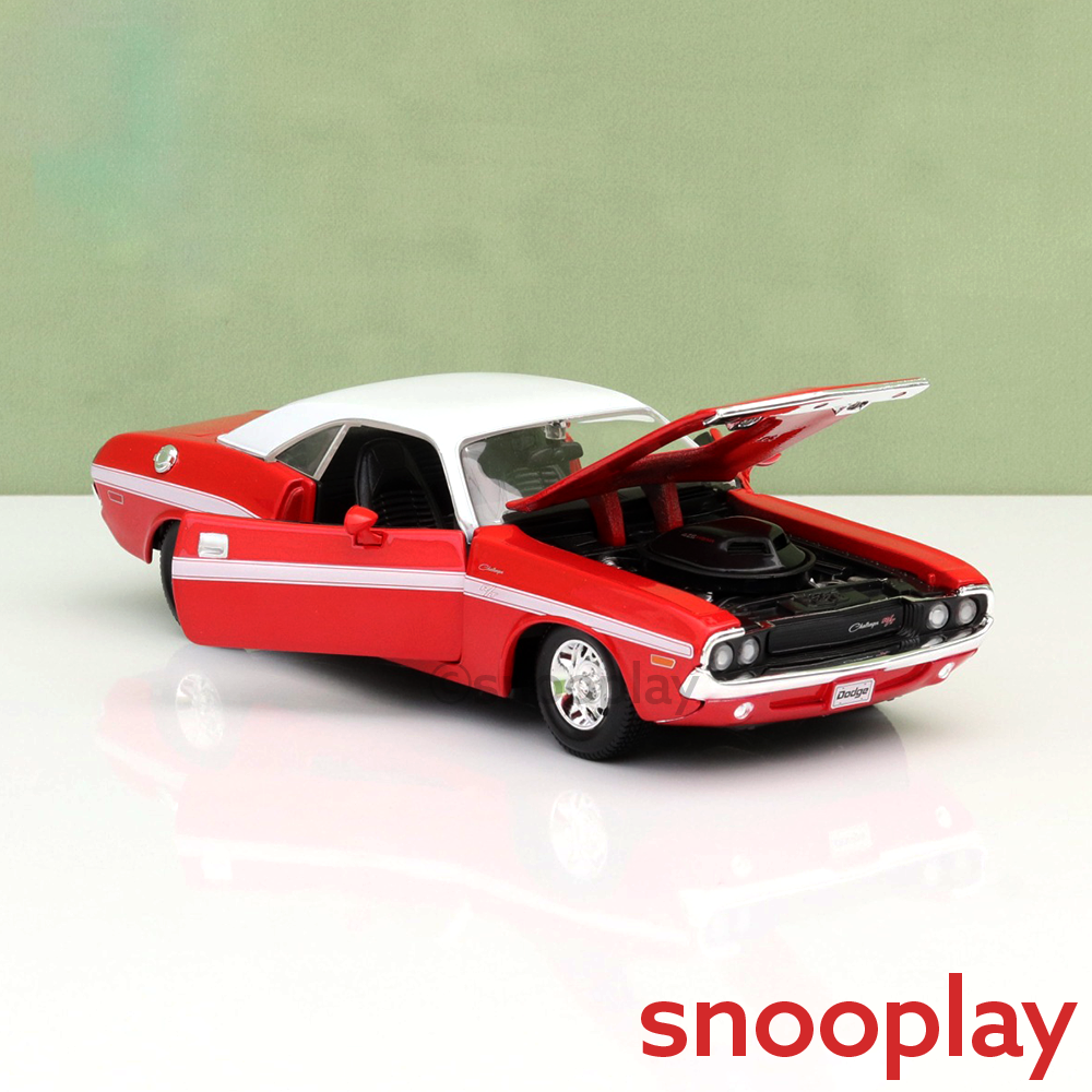 Maisto Original Licensed 1970 Dodge Challenger R/T Coupe Diecast Car | 1:24 Scale (14 Years till Grown Ups)