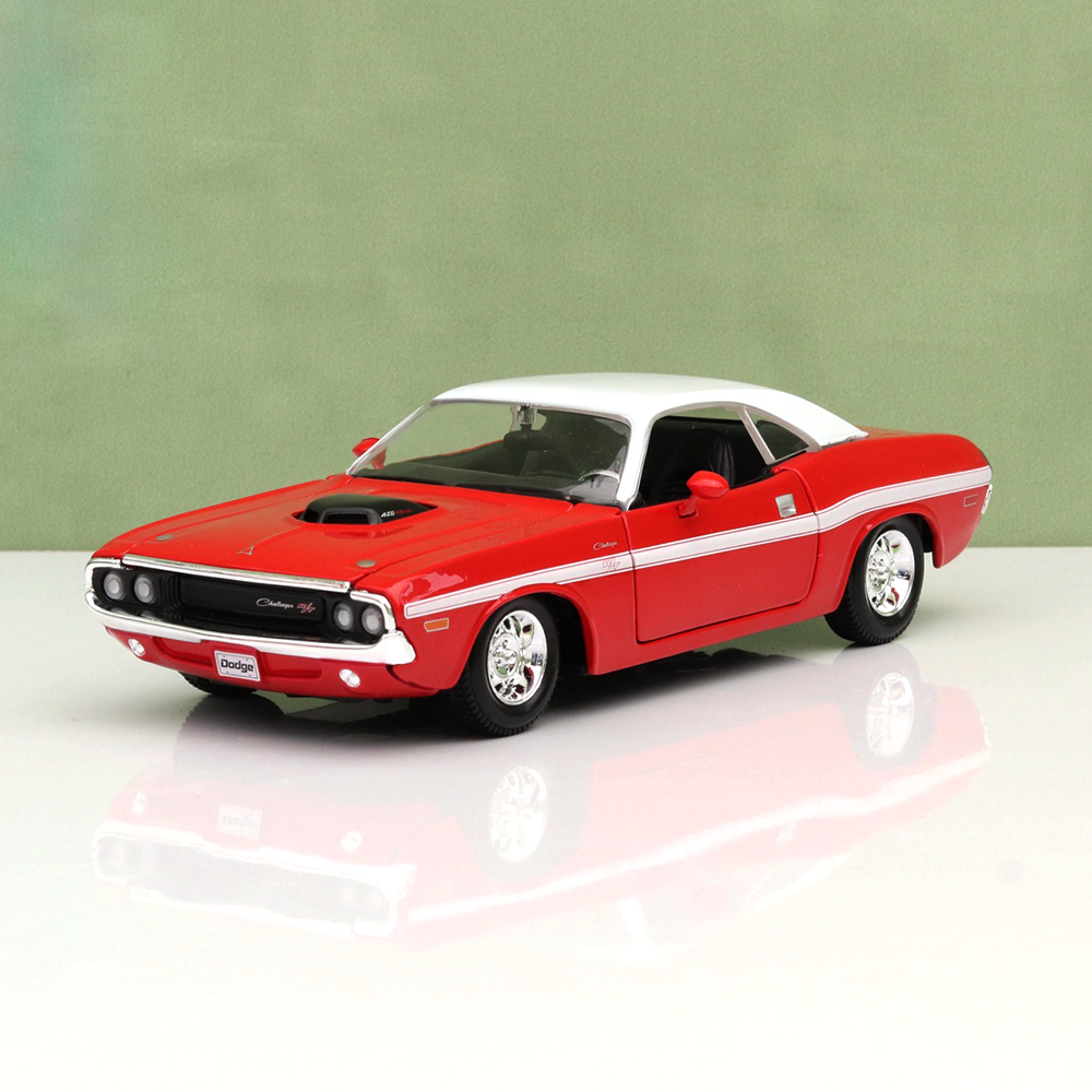 Maisto Original Licensed 1970 Dodge Challenger R/T Coupe Diecast Car | 1:24 Scale (14 Years till Grown Ups)