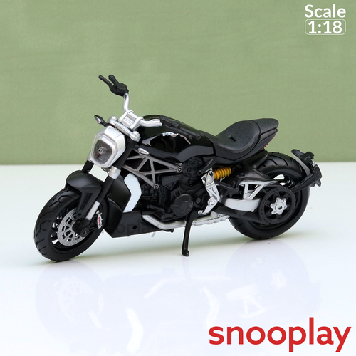 Bburago Original Licensed Ducati XDiavel S Diecast Bike | 1:18 Scale (14 Years till Grown Ups)