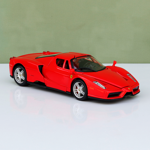 Bburago Original Enzo Ferrari Licensed Diecast Car | 1:24 Scale (14 Years till Grown Ups)