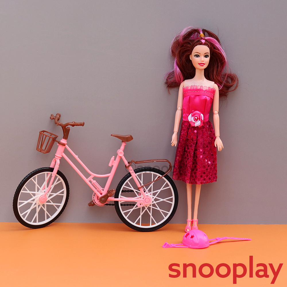 Girl doll with Glam cycle and Beauty accessories