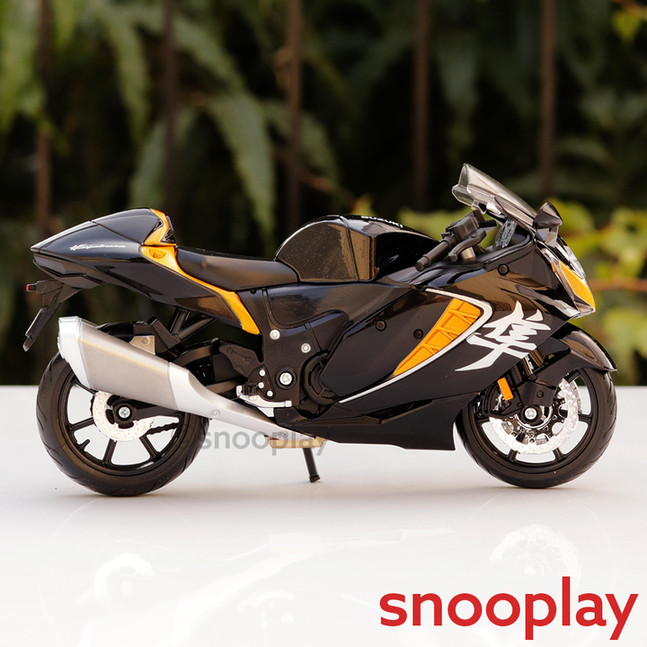 Licensed Diecast Suzuki Hayabusa 2022 Toy Bike (1:12 Scale)