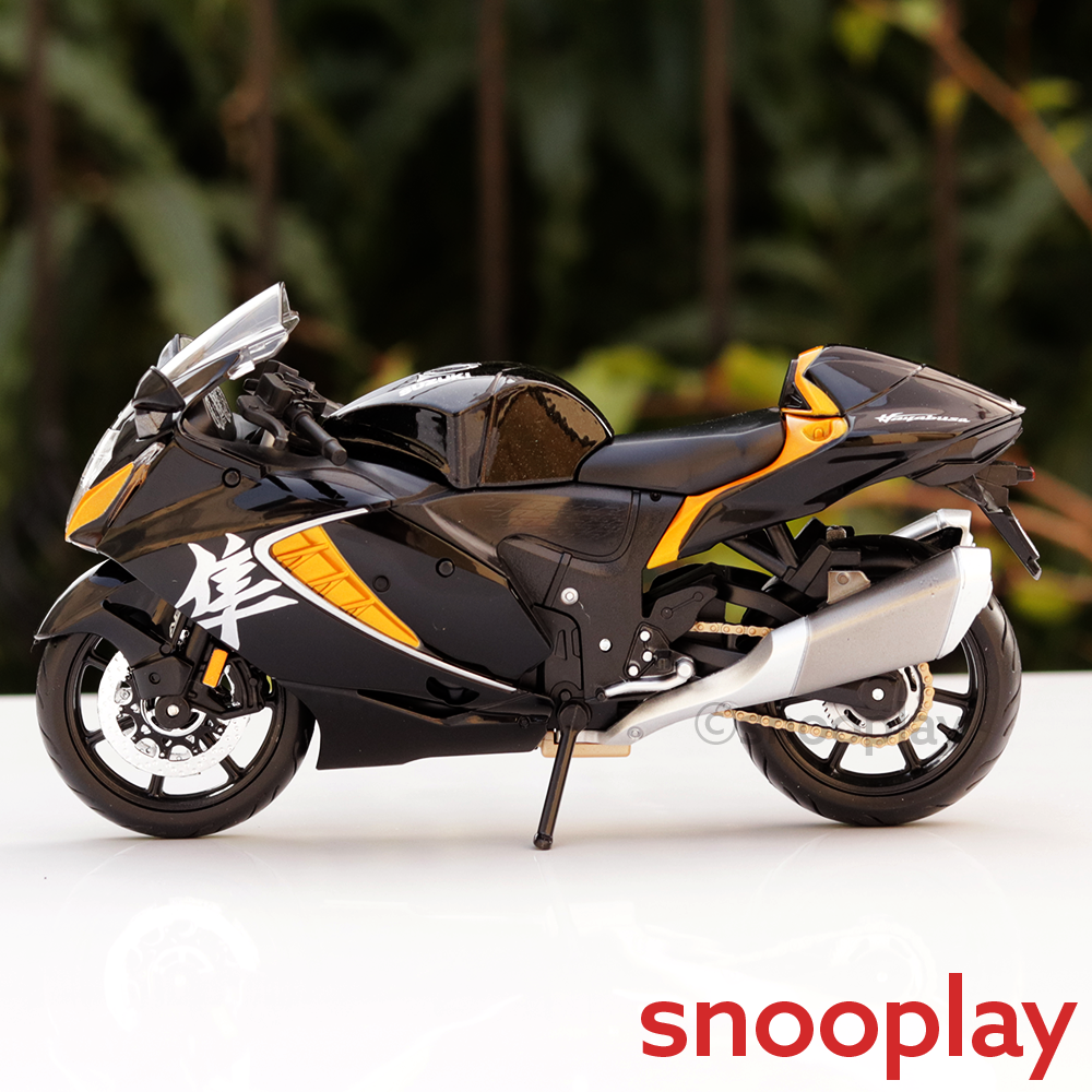 Licensed Diecast Suzuki Hayabusa 2022 Toy Bike (1:12 Scale)