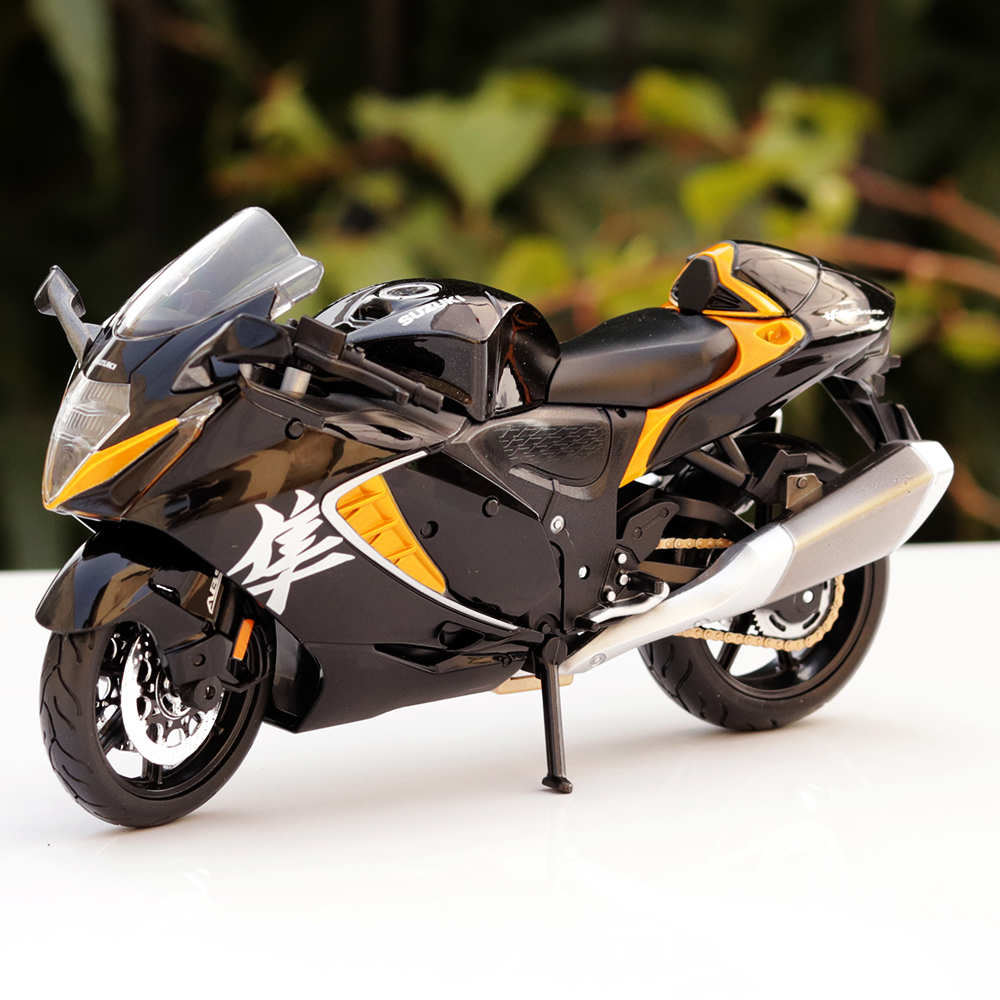 Licensed Diecast Suzuki Hayabusa 2022 Toy Bike (1:12 Scale)