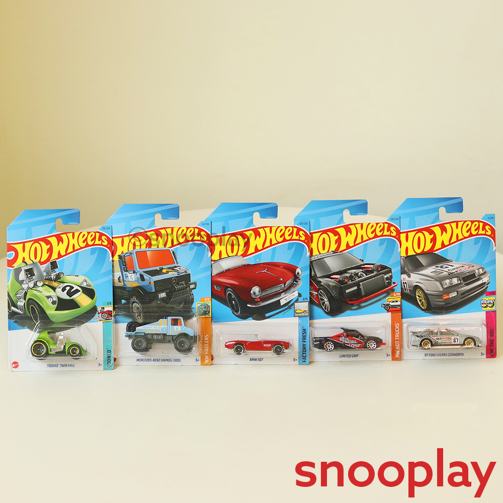 Hot Wheels Car Set of 5 [HW 31] (3 Years Till Grown Ups)