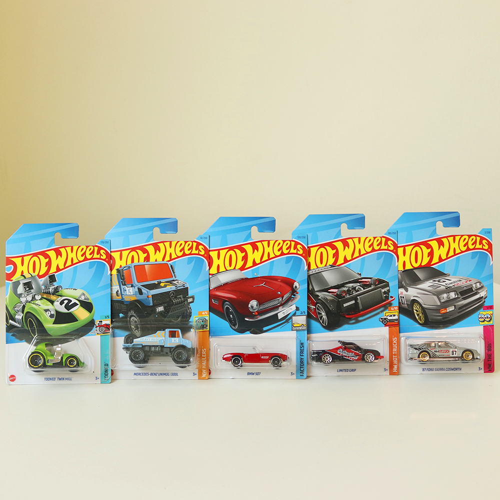 Hot Wheels Car Set of 5 [HW 31] (3 Years Till Grown Ups)