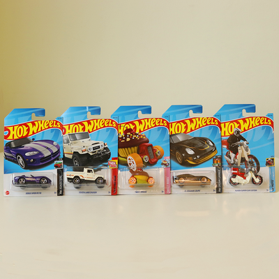 Hot Wheels Car Set of 5 [HW 34] (3 Years Till Grown Ups)