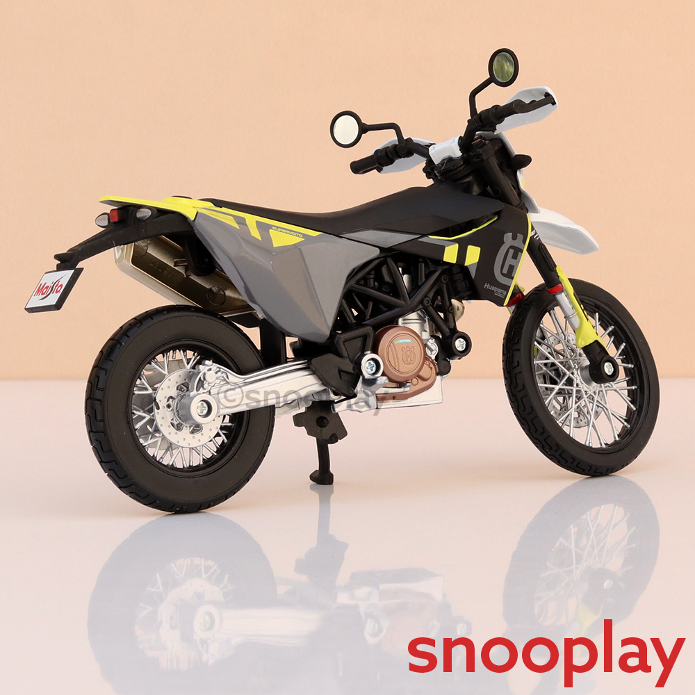Original 2023 Husqvarna 701 Supermoto Licensed Diecast Bike | 1:12 Scale (14 Years till Grown Ups)