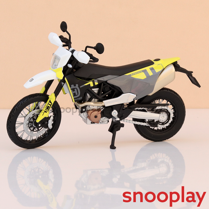 Original 2023 Husqvarna 701 Supermoto Licensed Diecast Bike | 1:12 Scale (14 Years till Grown Ups)