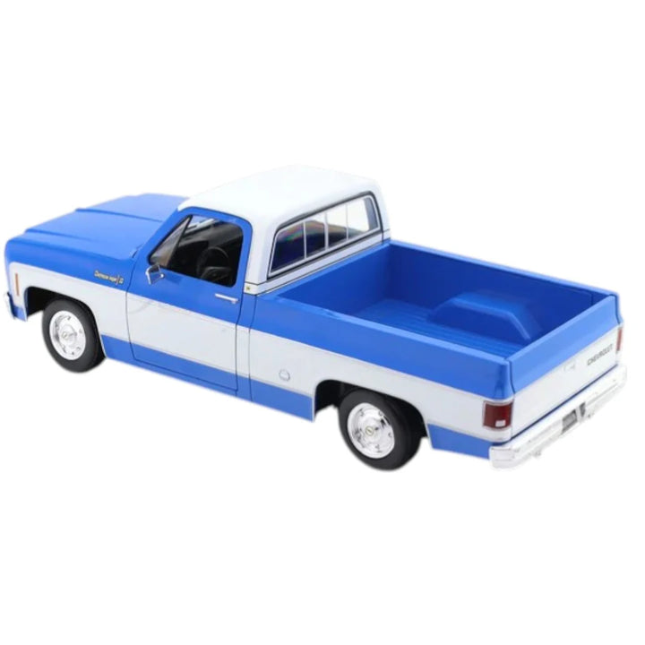 Maisto Original 1974 Chevrolet C10 Cheyenne Super Licensed Diecast Car | 1:18 Scale (14 Years till Grown Ups)