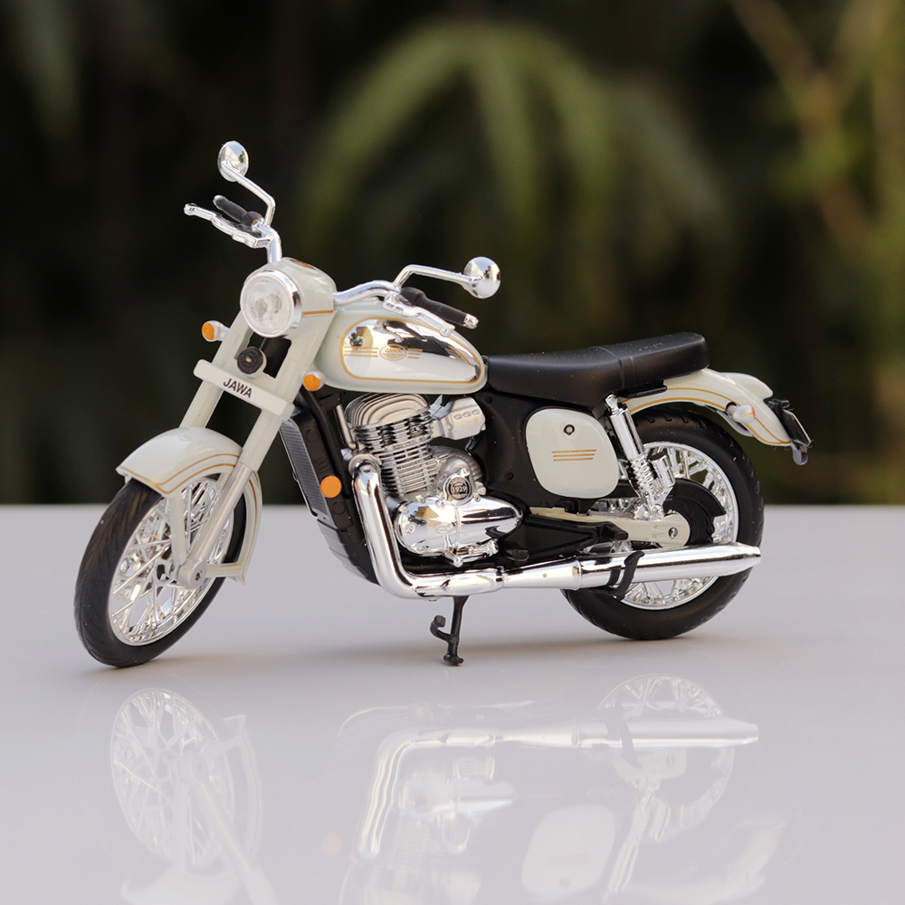 Original Jawa Yezdi Classic Licensed Diecast Bike | 1:18 Scale Model (14 Years Till Grown Ups)