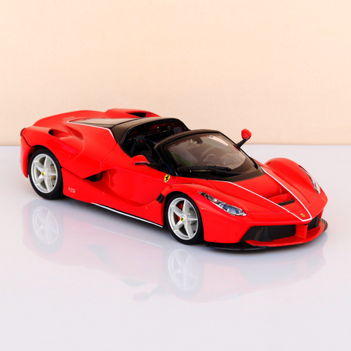 Bburago Original LaFerrari Aperta Licensed Diecast Car | 1:24 Scale (14 Years till Grown Ups)