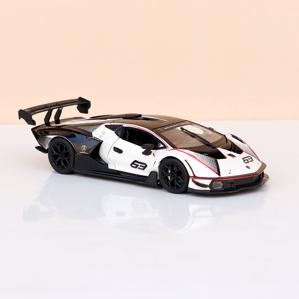 Bburago Original Lamborghini Essenza SCV12 Licensed Diecast Car | 1:24 Scale (14 Years till Grown Ups)